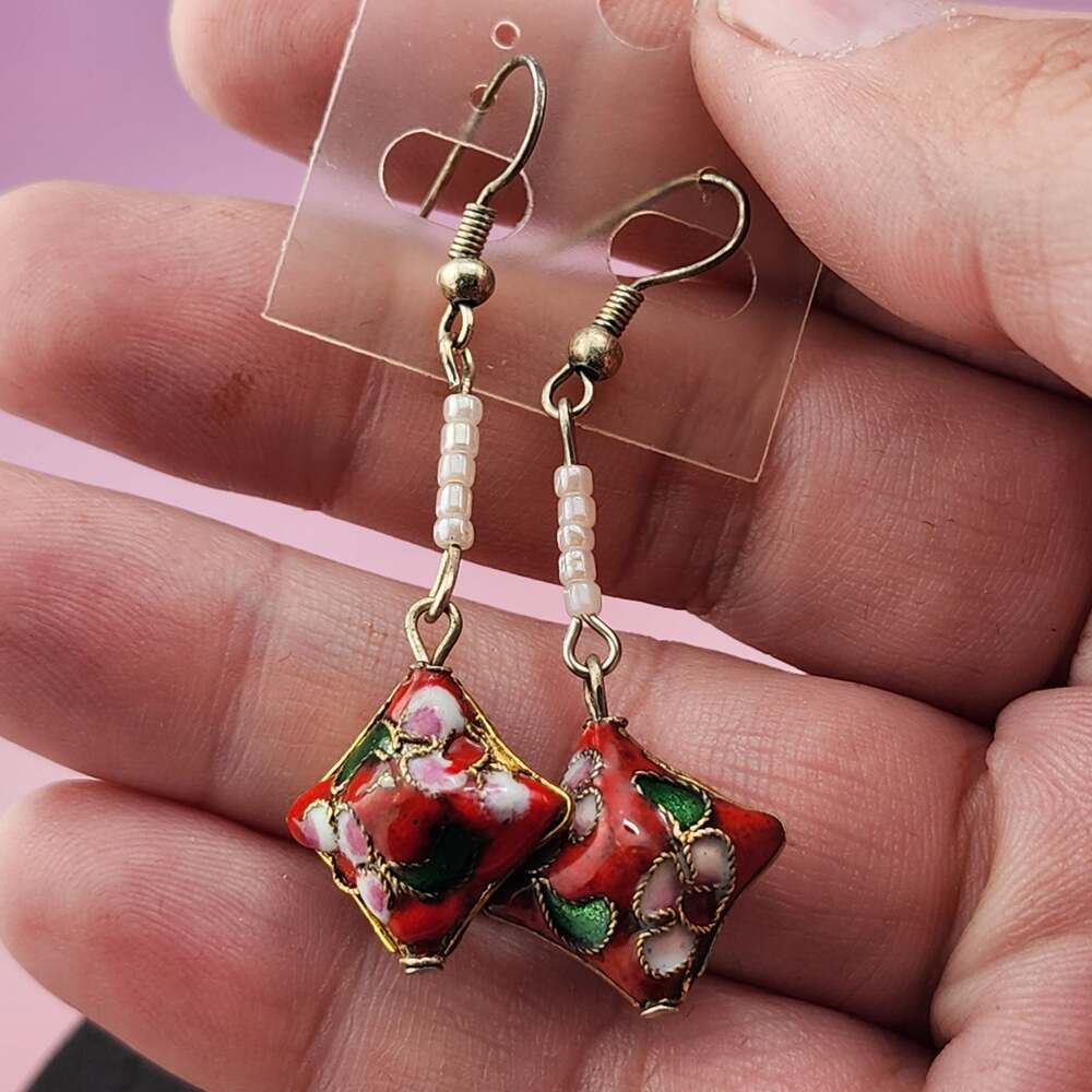 Red Floral Cloisonne Style Bead Drop Earrings White Seed Beads Gold Tone Boho